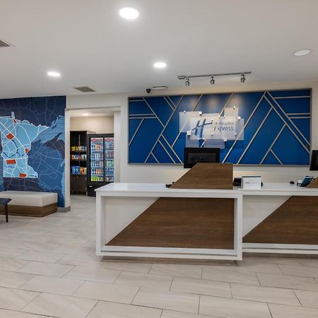 Holiday Inn Express Rochester South - Mayo Area By Ihg Экстерьер фото