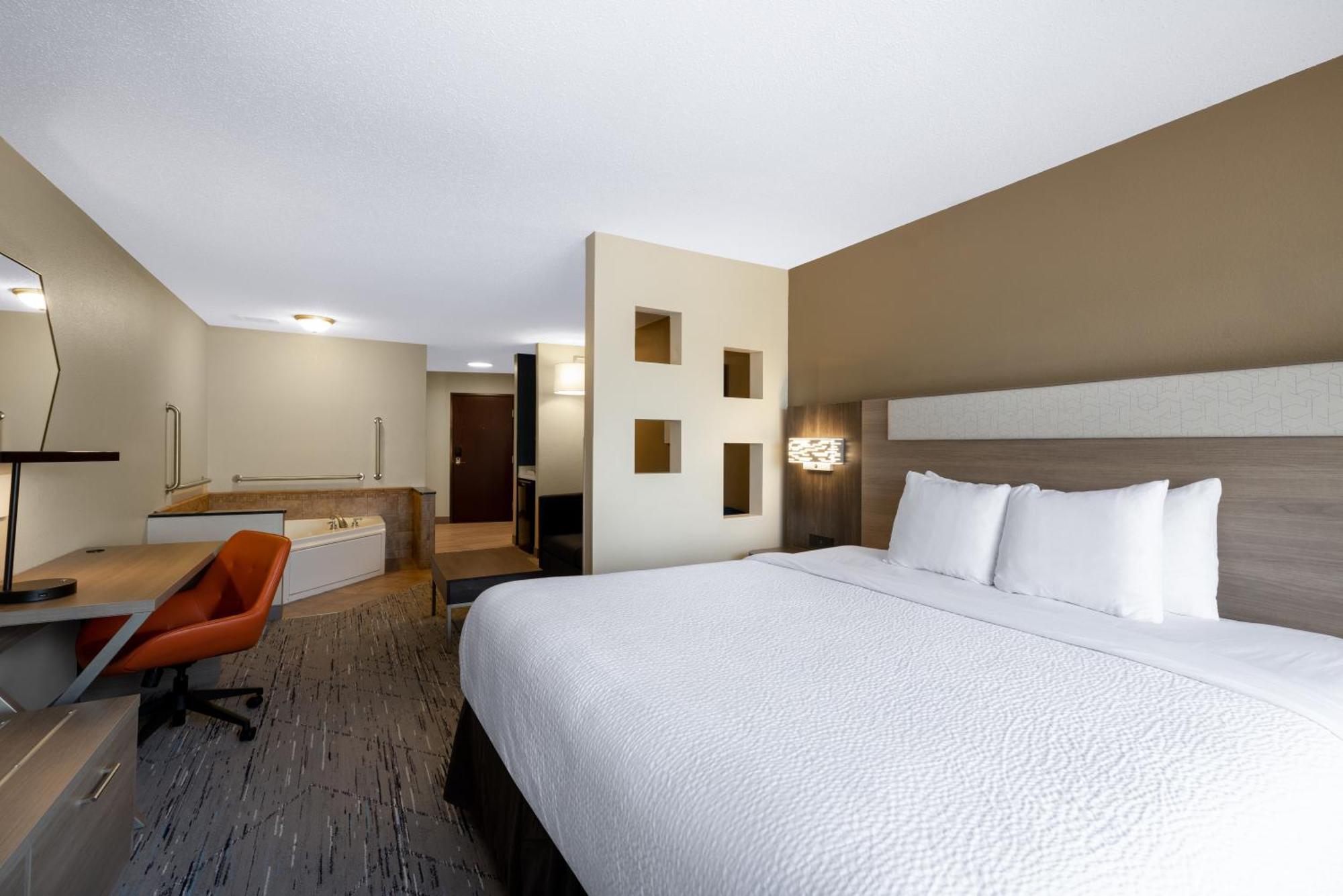 Holiday Inn Express Rochester South - Mayo Area By Ihg Экстерьер фото
